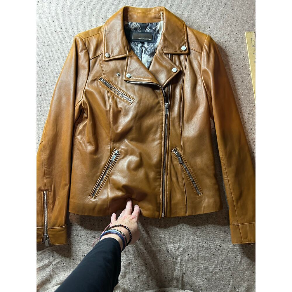 Wilson’s Leather Brown Motorcycle Biker Jacket Women’s Medium– Distressed Fading